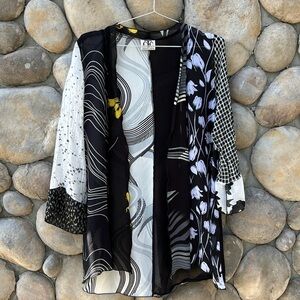 Vintage CTC CAROL TURNER COLLECTION Blk/Wte/Yel Mixed Design Light Cardigan